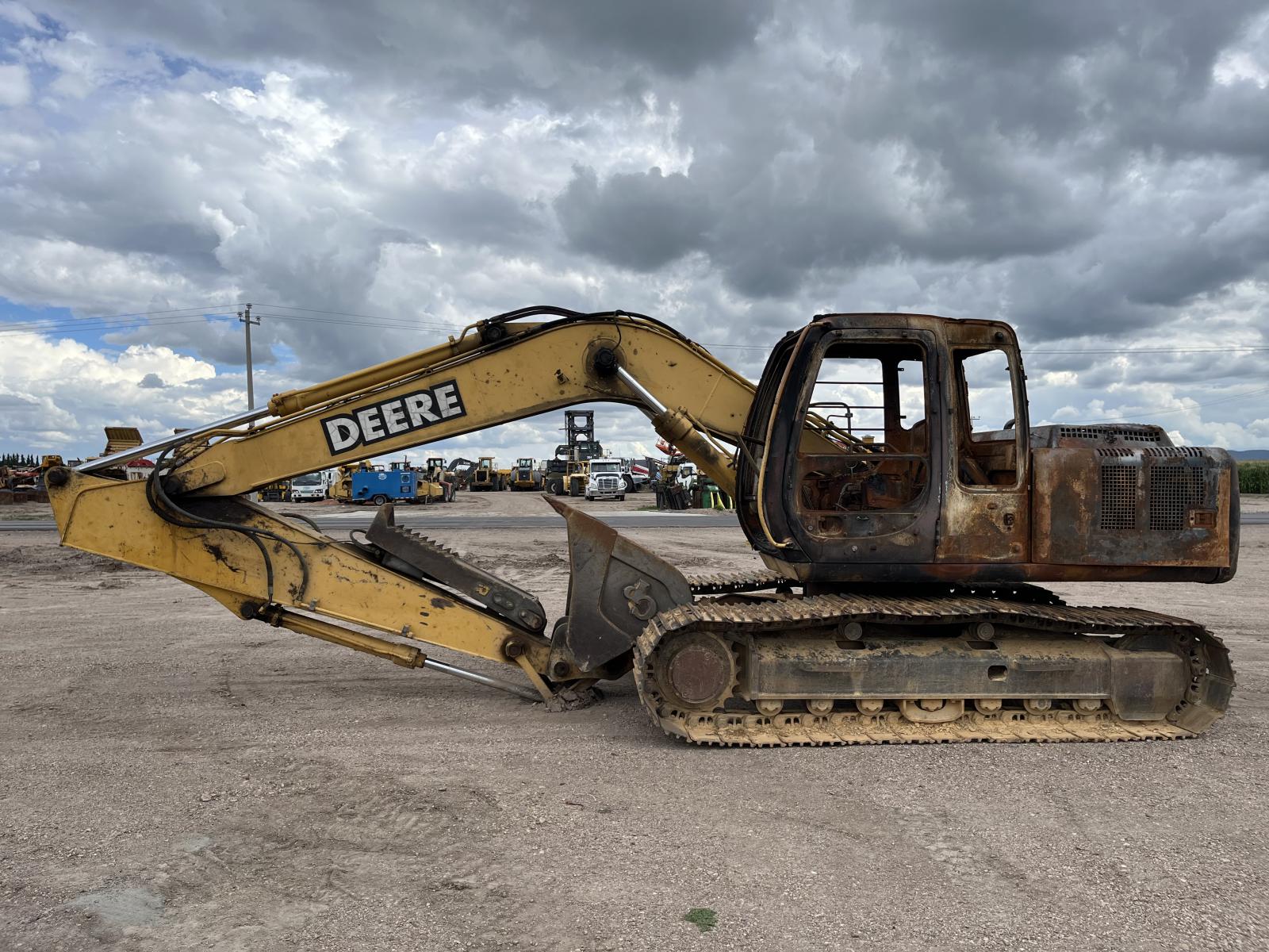 ./imagenes/INVOICE/2019/18268/JOHN DEERE 160 LC (5).JPG